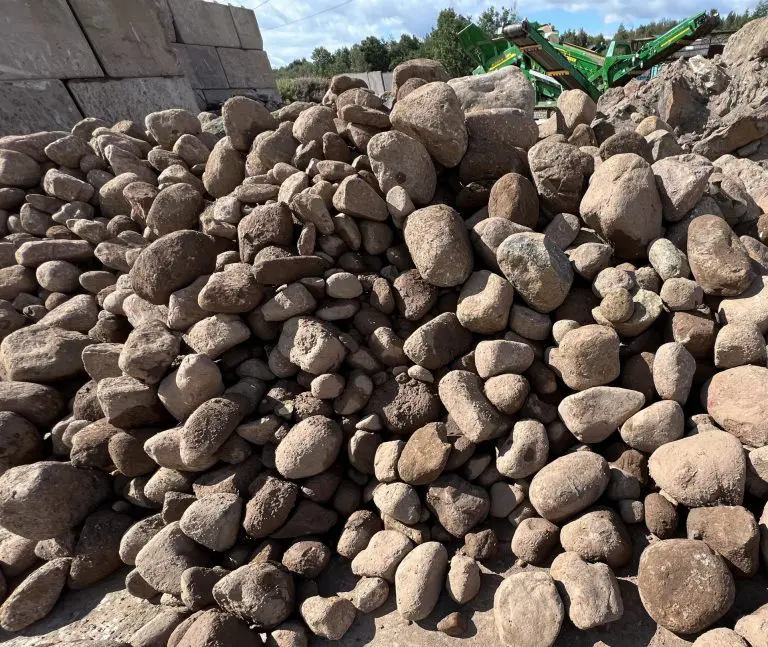 Boulders, Glasgow, Naturally rounded 6B